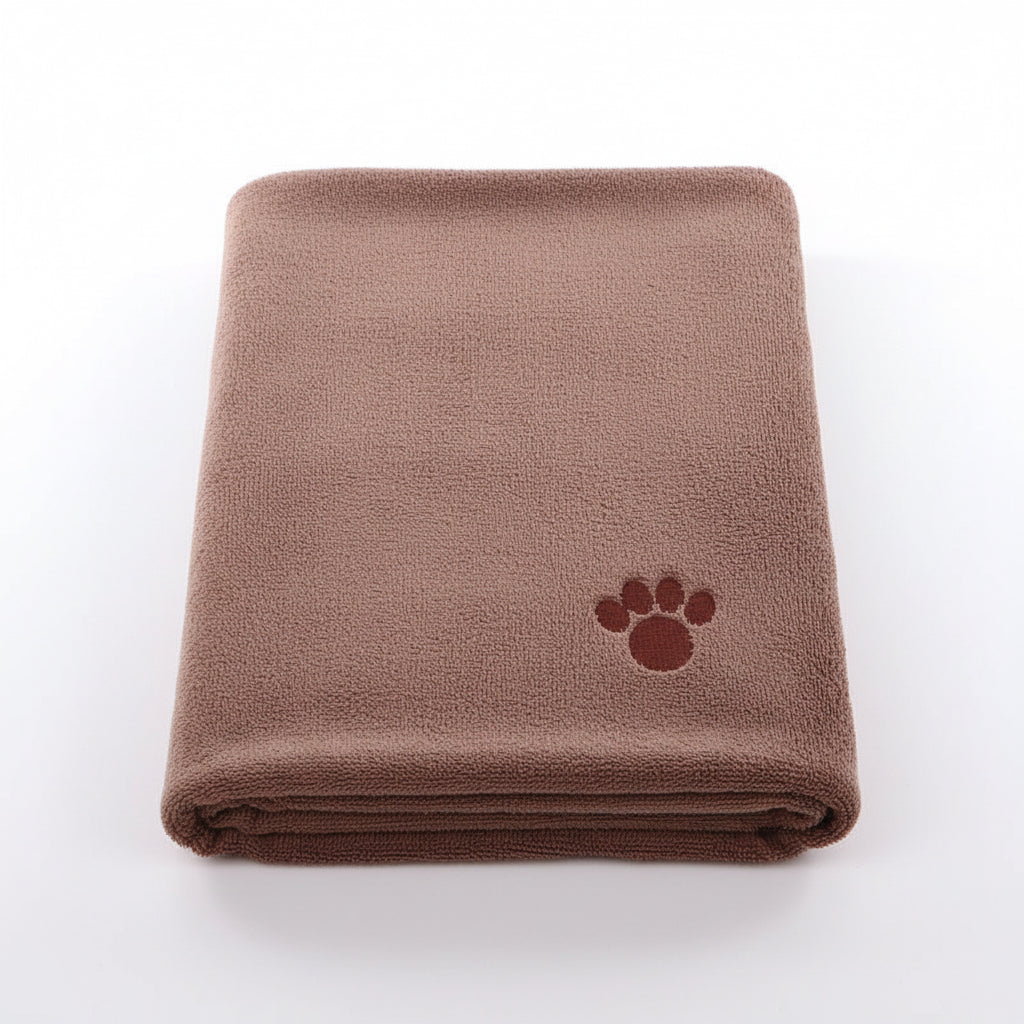 Serviette microfibre coloris rose motif pattes