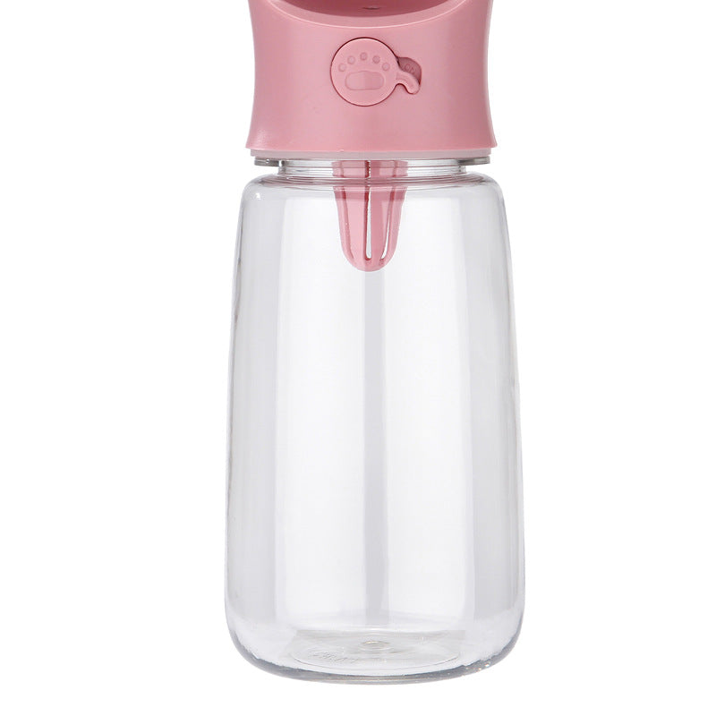 Gourde portable en utilisation balade